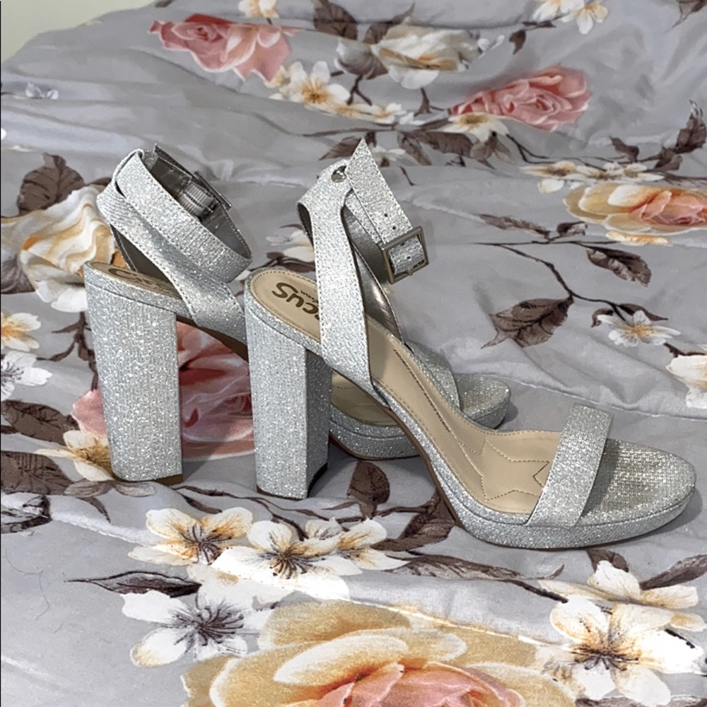 Circus by Sam Edelman sliver sparkle heels